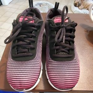 Skechers sketch knit